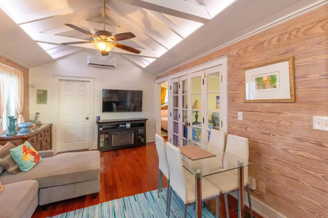 Holiday home *New Listing* Cozy Key West Hideaway In Old Town With A Pool Villa United States