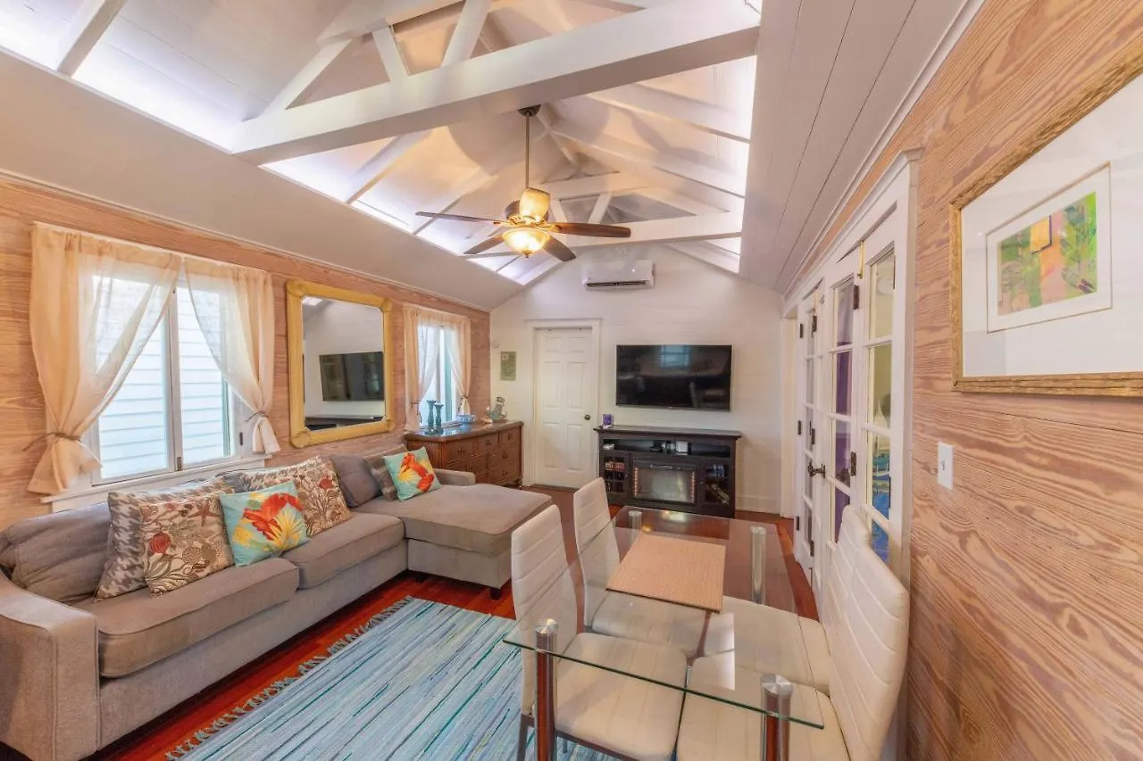 Holiday home *New Listing* Cozy Key West Hideaway In Old Town With A Pool Villa United States