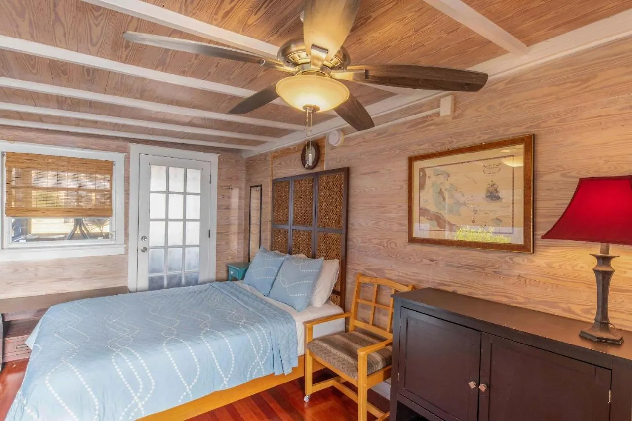 *New Listing* Cozy Key West Hideaway In Old Town With A Pool Villa