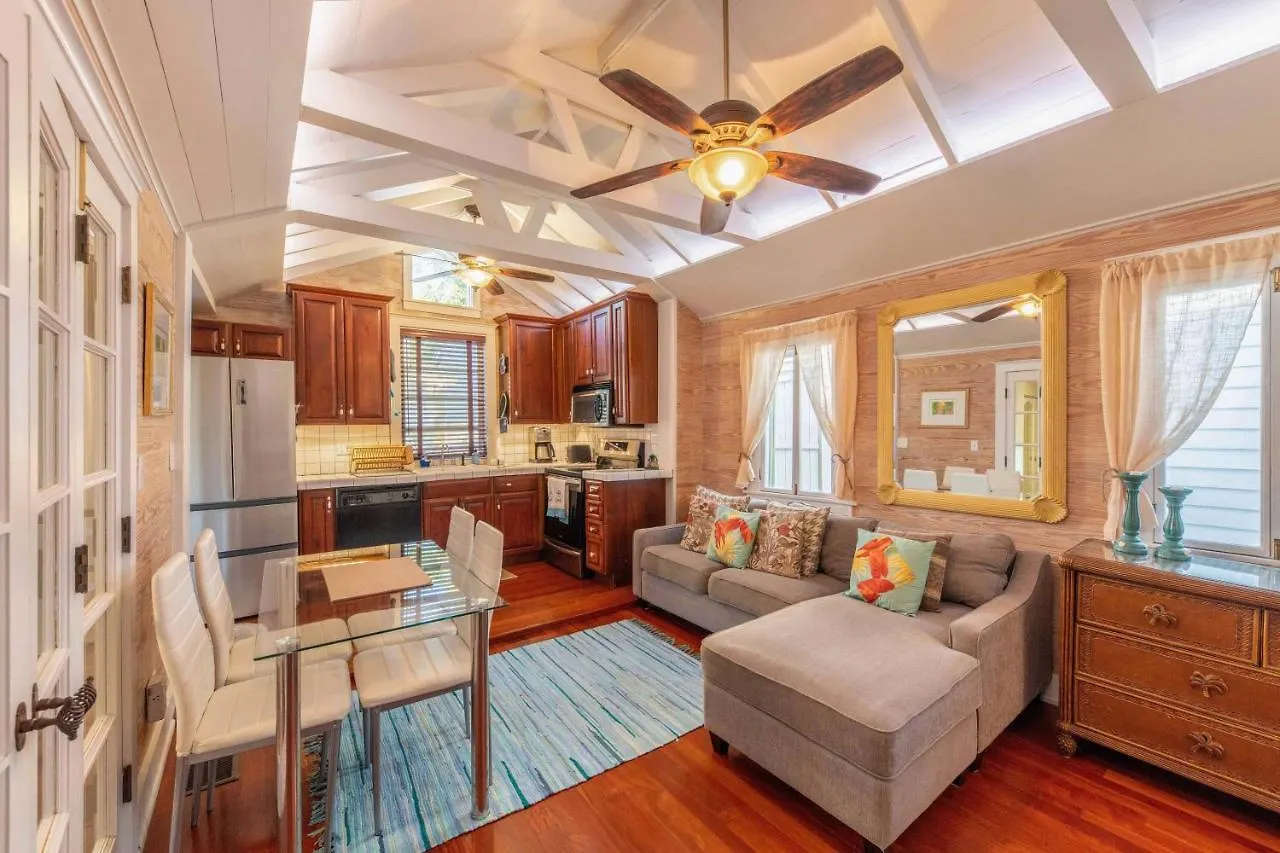 *New Listing* Cozy Key West Hideaway In Old Town With A Pool Villa